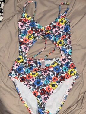 Flowered one piece cut out swimsuit